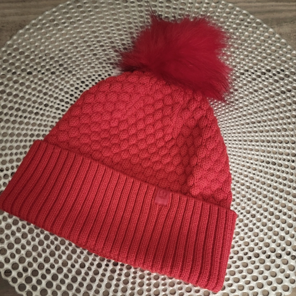NWT LULULEMON BEANIE
